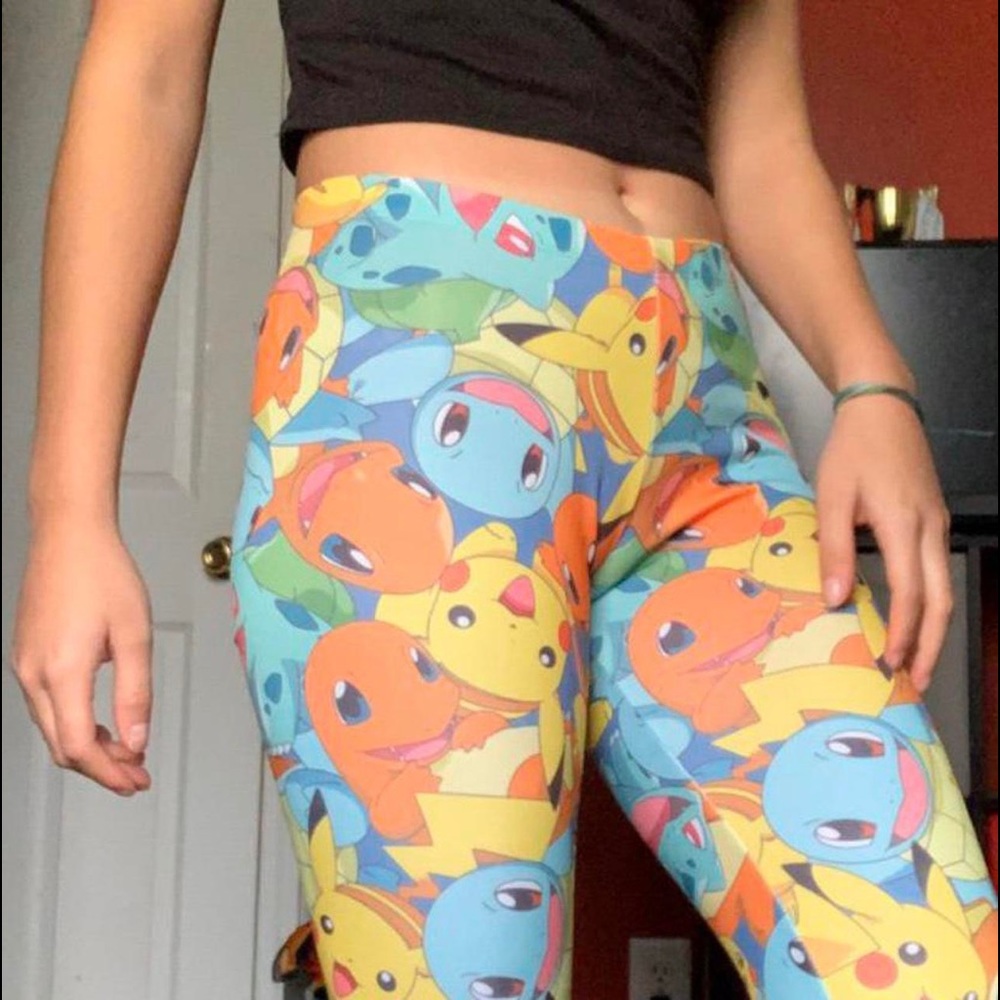 EUC Official Pokémon leggings size xs/s